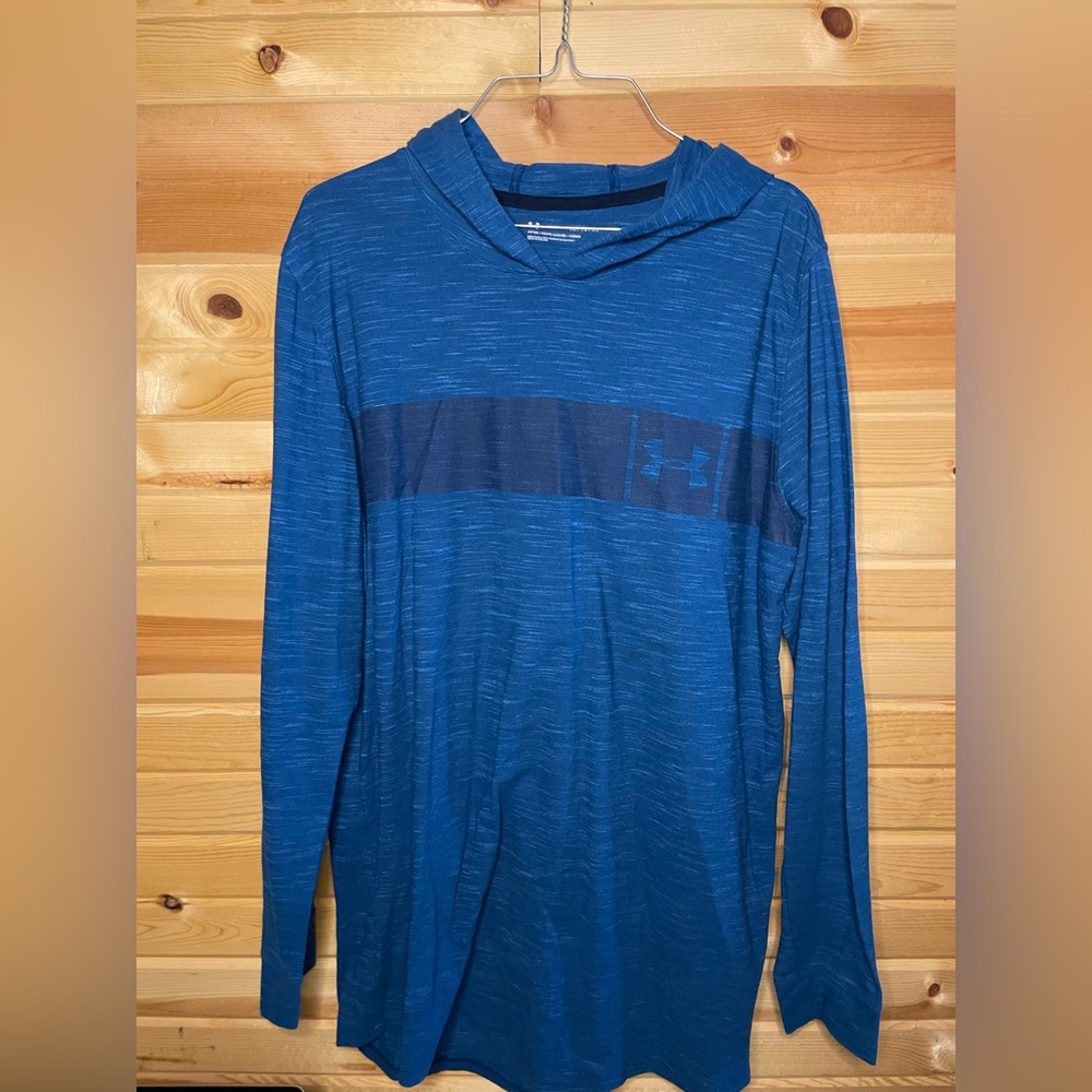 UA Tee-Shirt Hoodie